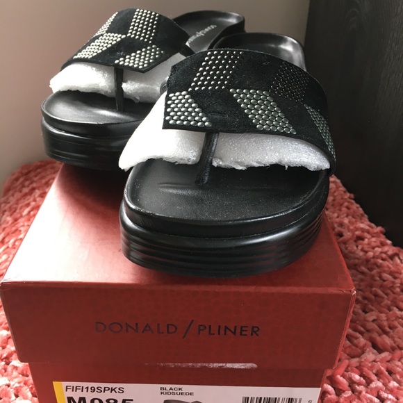 SOLD!  Donald J.  Pliner FIFI 19SPKS Sandals NIB - Picture 4 of 6